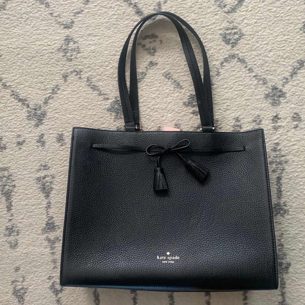 Kate spade tote (13.5” x 11”).